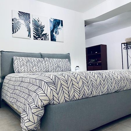 Menouno House Apartman Crispiano Kültér fotó