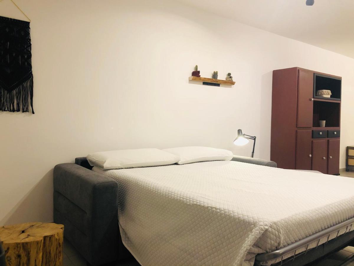 Menouno House Apartman Crispiano Kültér fotó