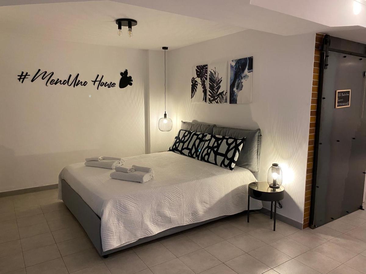 Menouno House Apartman Crispiano Kültér fotó