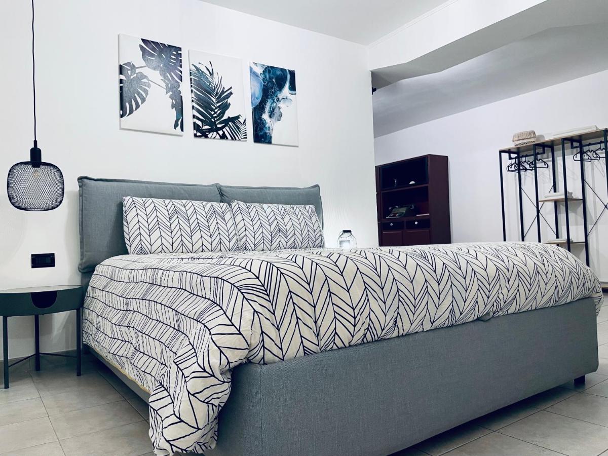 Menouno House Apartman Crispiano Kültér fotó